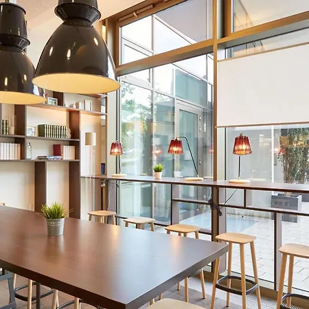 斯图加特雷迪森公园酒店 4*